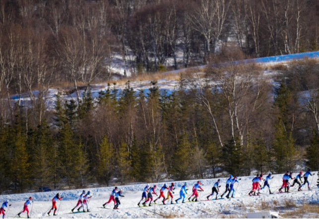 运动员揭秘“雪上马拉松”独特魅力：想吃多少吃多少